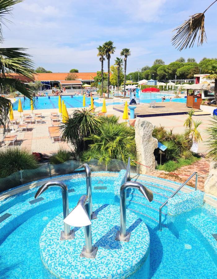 Small Camp Portofelice Ераклеа Маре Екстериор снимка
