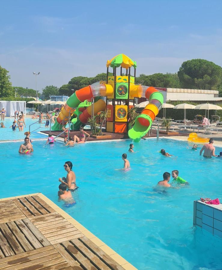 Small Camp Portofelice Ераклеа Маре Екстериор снимка