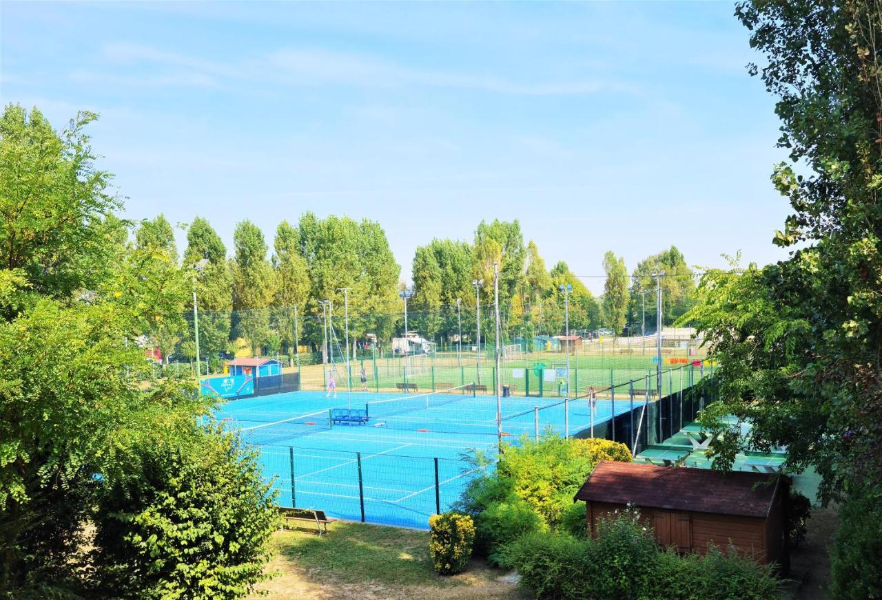 Small Camp Portofelice Ераклеа Маре Екстериор снимка